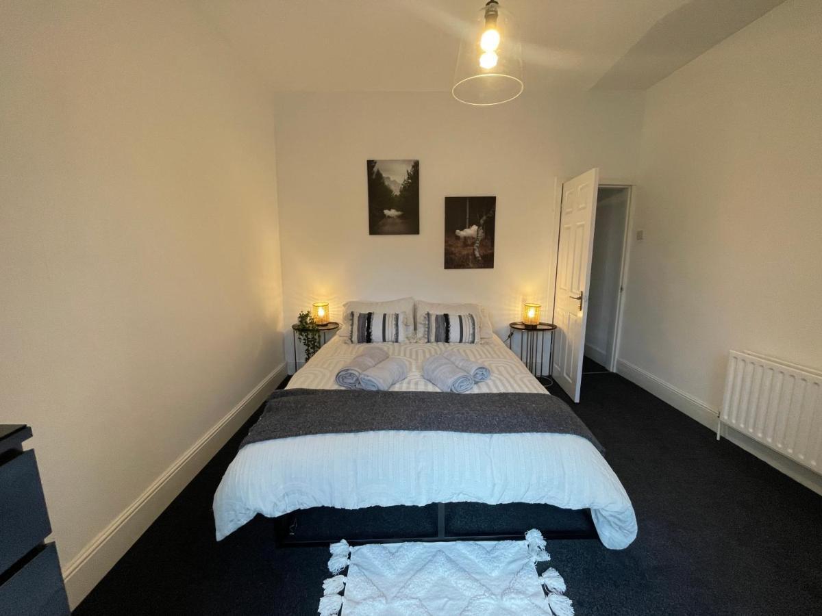 Urban 3 Bedroom In Kings Heath-great Location Ferienhaus *